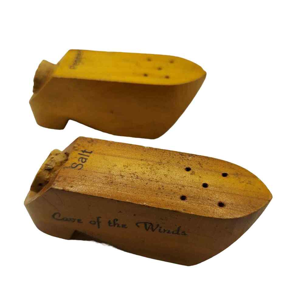 Dutch Shoes Salt & Pepper Shakers Cave Of The Winds Colorado Shoes VTG Wood